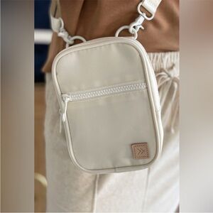 Thread Wallets crossbody bag offwhite cream